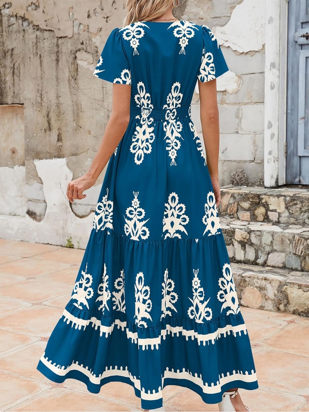 Women's pretty garden blue and white flowy maxi dress - Picture 3 of 9